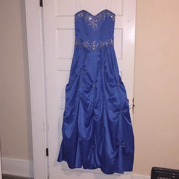 Masquerade Dresses & Skirts - Masquerade prom gown